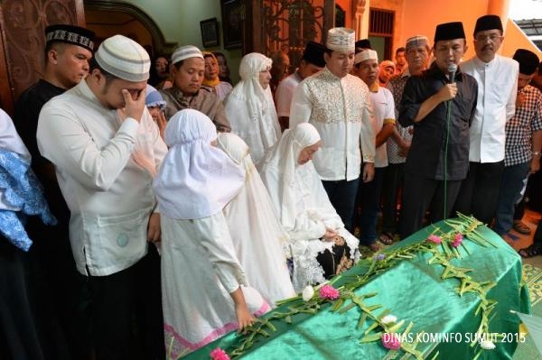 Gubsu Lepas Jenazah Kadis Pertanian Sumut HM Roem